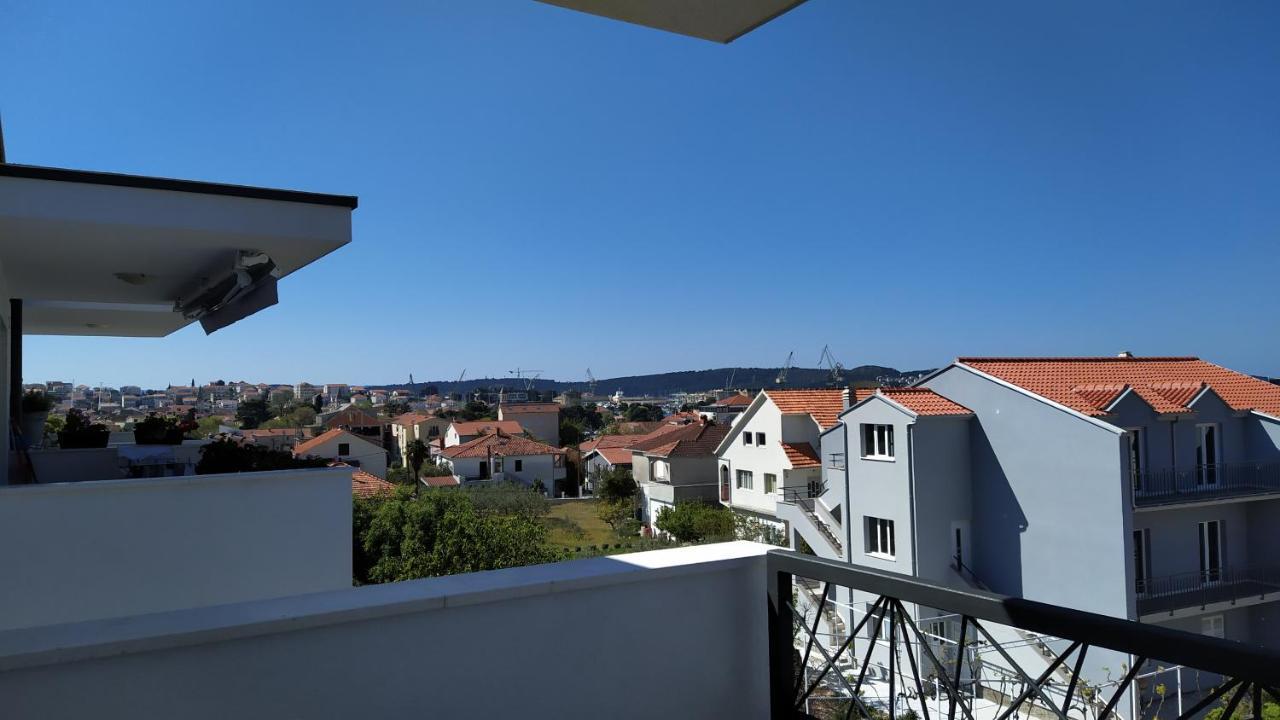 Urban Apartment Vukic Trogir Buitenkant foto